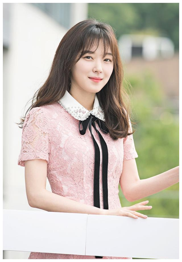 《我的id是江南美人》可爱又迷人的女二赵友利__财经头条