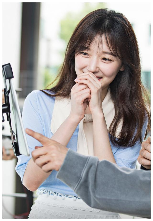 《我的id是江南美人》可爱又迷人的女二赵友利__财经头条