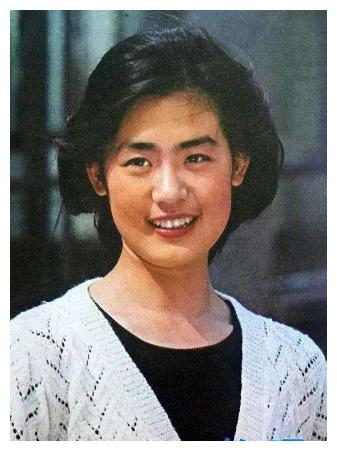 《牧马人》女主丛珊，爆红后遭人妒忌无奈出国，如今过得怎样？|朱时茂|谢晋|李秀芝_新浪新闻