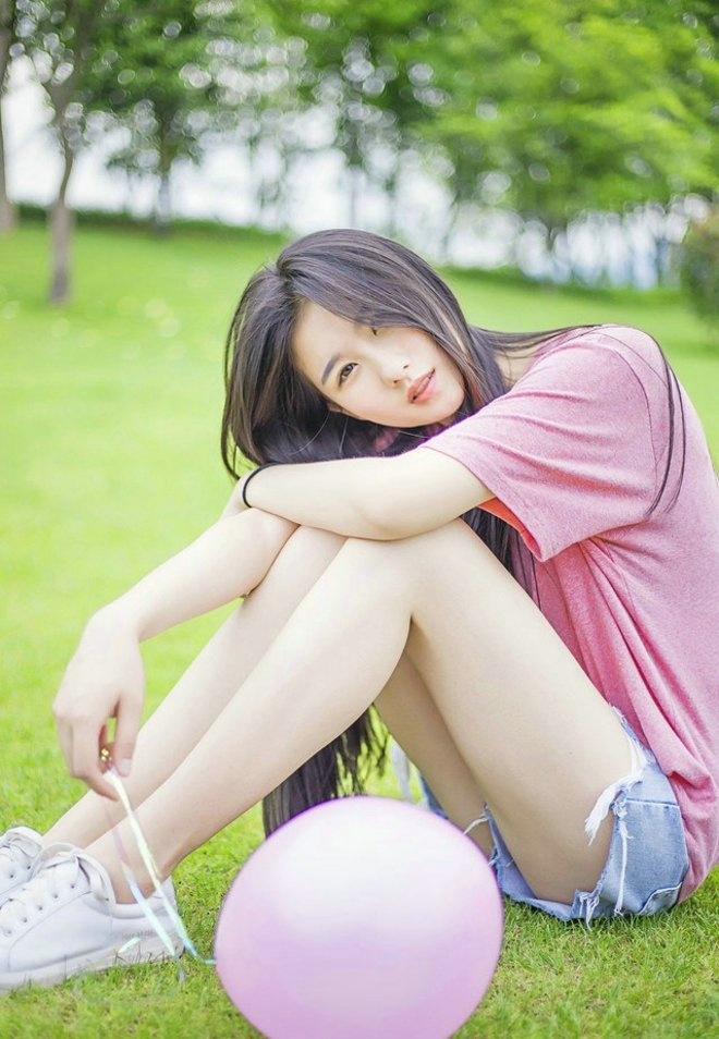 清纯阳光少女娇巧户外自信唯美写真