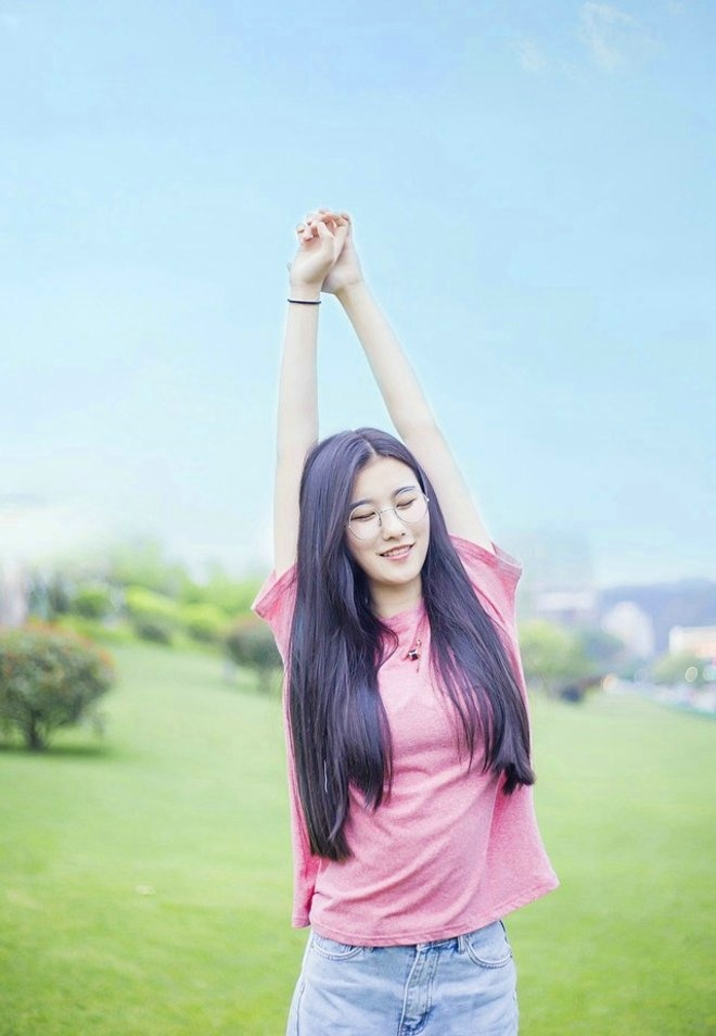 清纯阳光少女娇巧户外自信唯美写真
