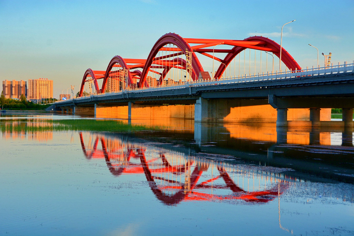 通辽市彩虹桥金光穿过桥下,原创拍摄