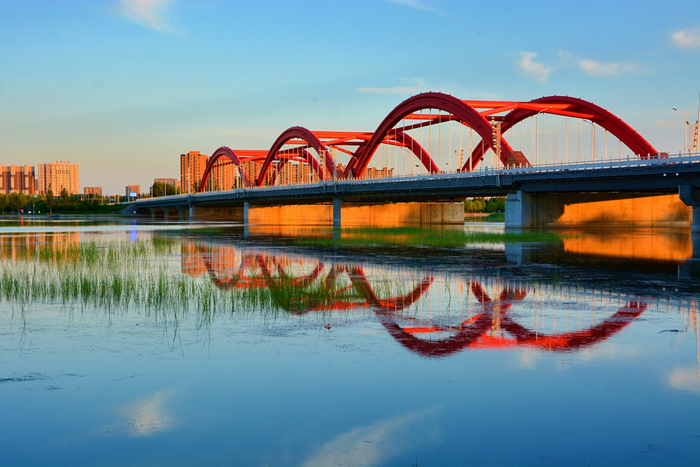 通辽市彩虹桥金光穿过桥下,原创拍摄