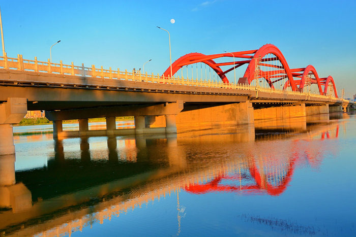 通辽市彩虹桥金光穿过桥下,原创拍摄