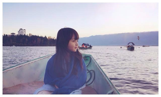 她凭借小芈月一角走红如今再主演新剧小舍得