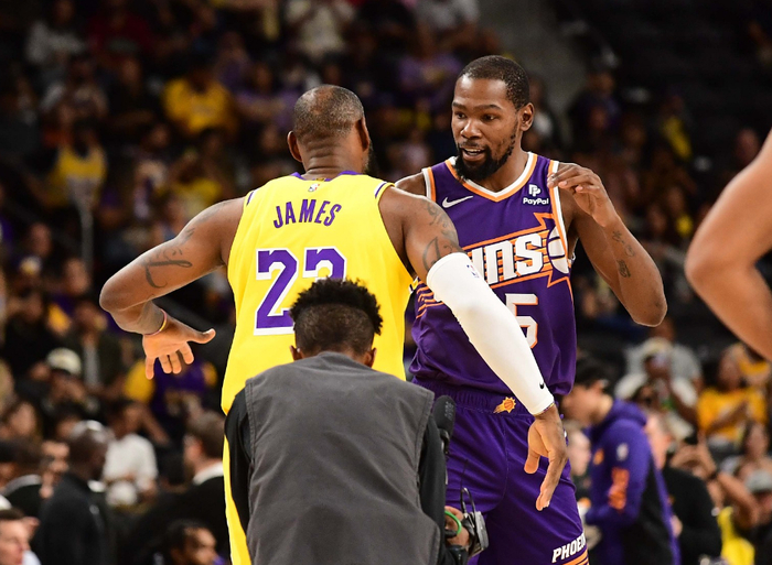 全场轰15分6盖帽,"超级赛亚眉"王者归来|浓眉|湖人队|赛亚_新浪新闻