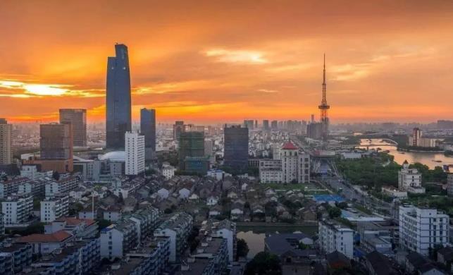 该区为原吴县的一部分，坐拥有5A级景区，如今GDP超千亿