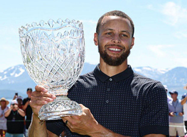 休赛季两开花库里获高尔夫冠军自嘲能夺冠因为早输给了湖人