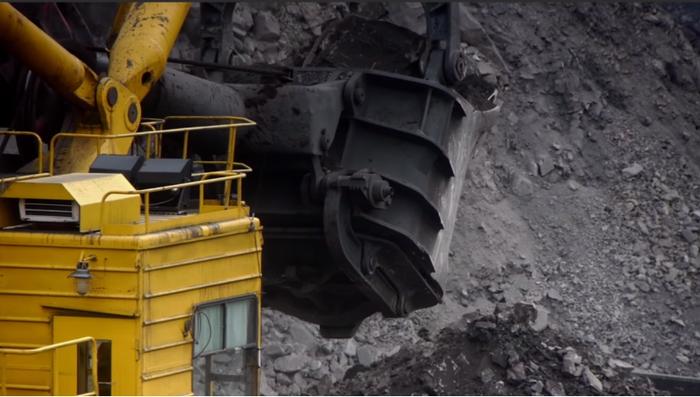 暂停对华煤炭出口后，又出现反转：蒙古144辆煤炭运输车申请入华