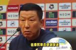 [流言板]尤班克斯持球调整后，突入篮下身处负角度高难度挑篮打进