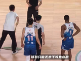 CBA罕见一幕！大雨漏水逼停疆沪战75分钟，球员只能无奈干等