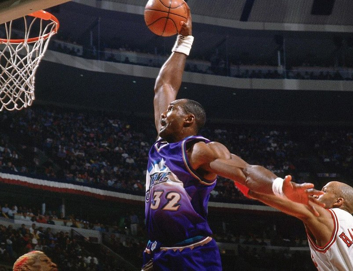 斯托克顿和卡尔马龙本有望成为nba历史最强双人组,可惜生涯无冠