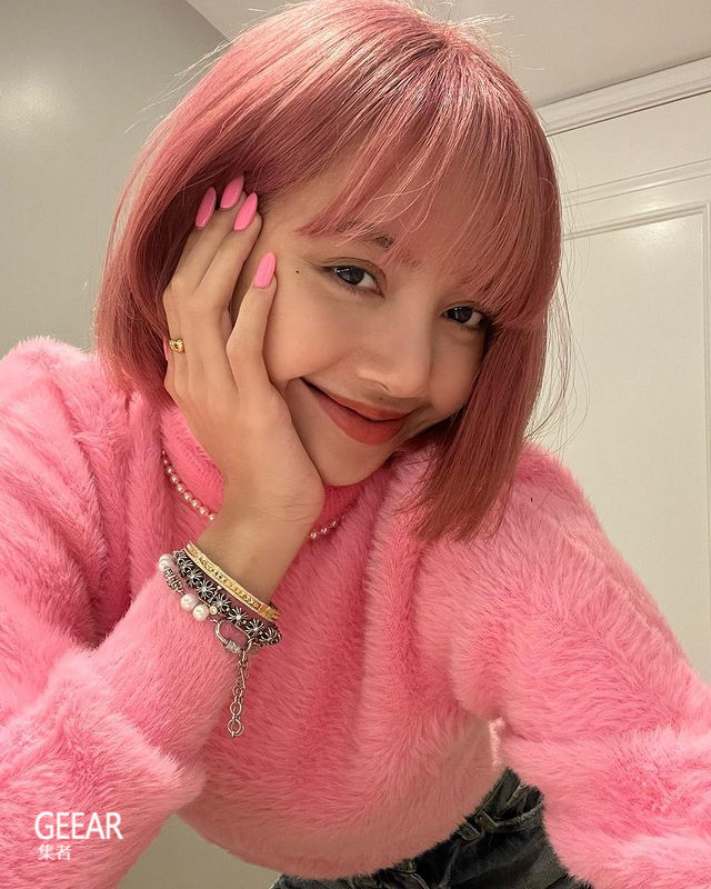 Lisa换上全新莓果红发色令人眼前一亮!|发色|粉红色|潮流指标
