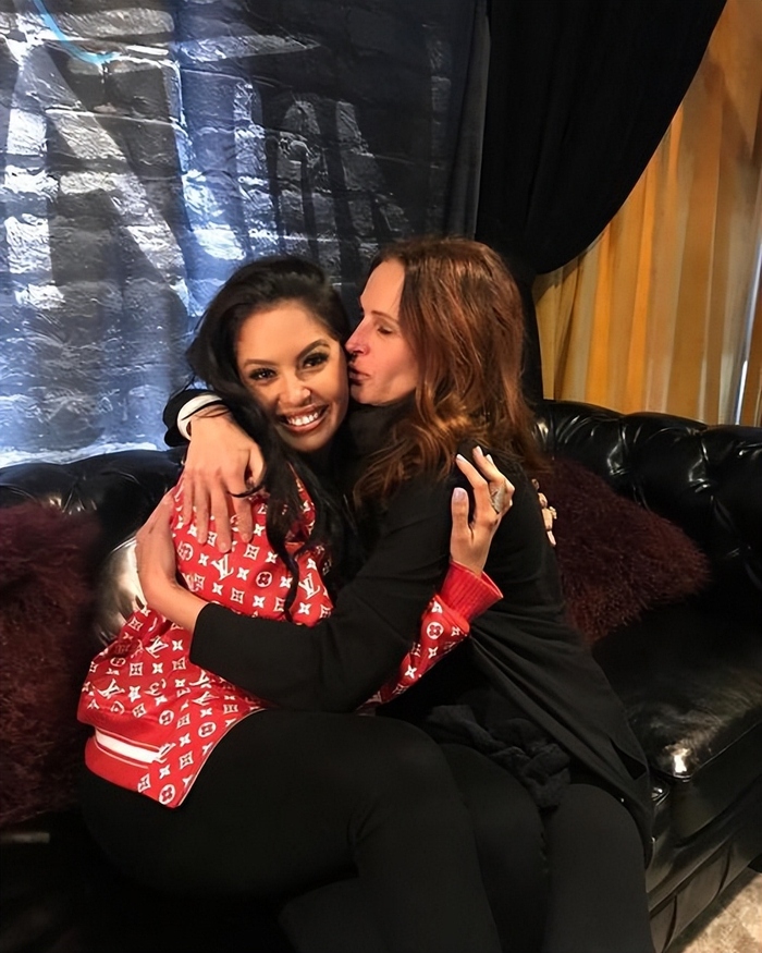 瓦妮莎瘦下50斤,回归巅峰状态!41岁大妈美貌如少女,曝光新恋情