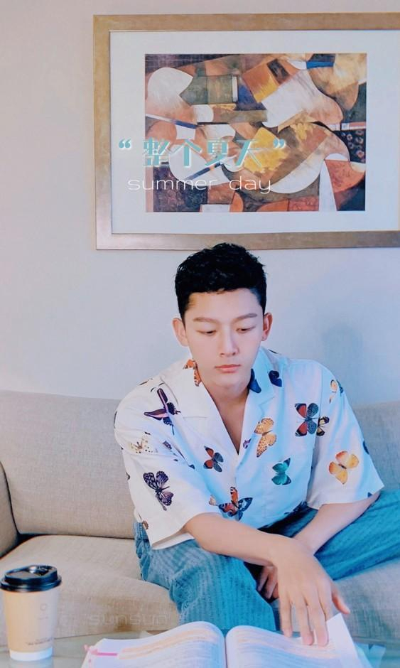 张晚意是禁欲系吗?帅气写真照让人想扑倒