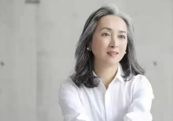 白发越来越多,留长发好还是短发好?用这三种方法长发短发都可以