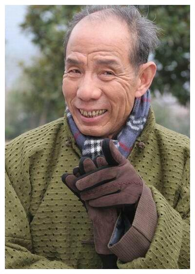 和女儿只差十岁,把张伟吓得够呛!__财经头条