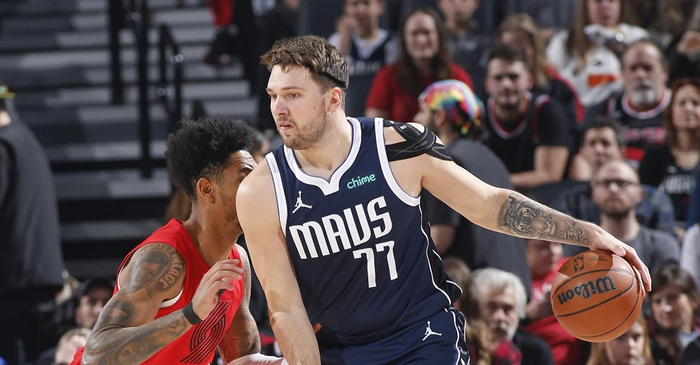 东契奇狂砍大号三双40分12板10助攻11分大胜开拓者艾顿低迷