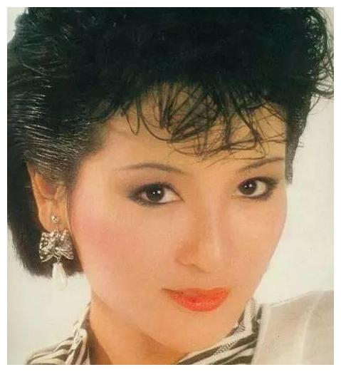22岁选美夺冠,70年代农民月入6元,大15岁谢贤却为她183万办婚礼