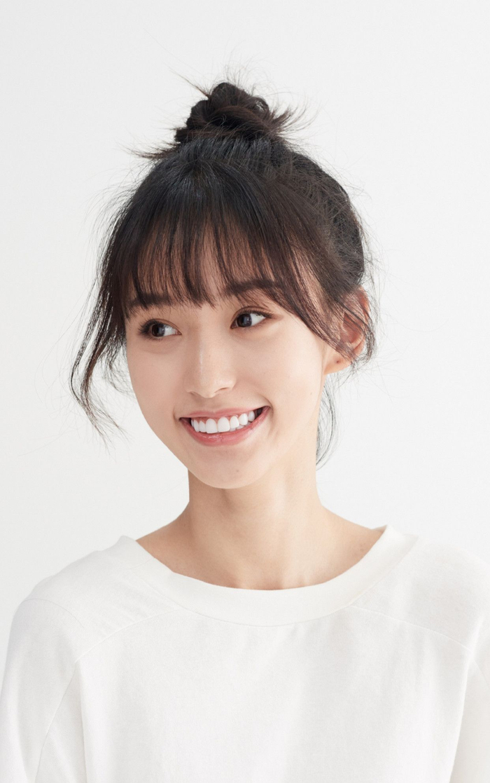 图一是女神王梓莼,穿白色上衣的样子,仙女十足!