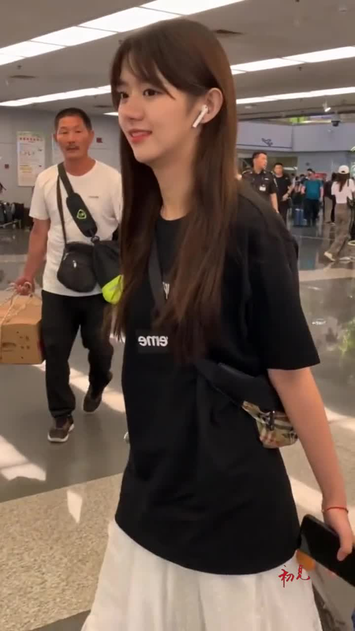 和鞠婧祎一个团队的女孩,snh48姜杉
