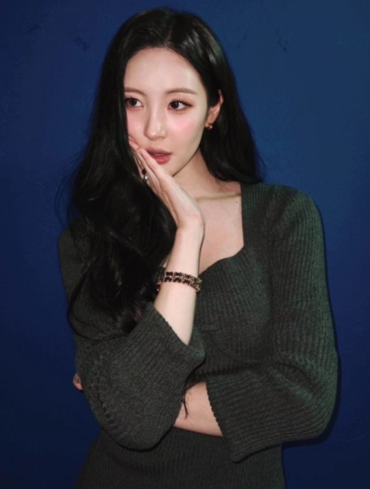 韩国女艺人宣美sns发最新自拍秀身材