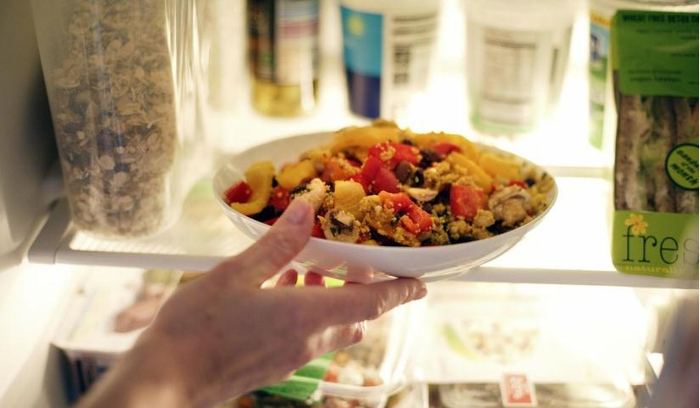 夏季到了,哪些食物可以冰箱保存,哪些食物不能放冰箱保存__财经头条