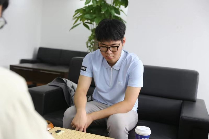 大棋士战蒋其润生日当天力克连笑辜梓豪胜谢科杨鼎新胜王星昊