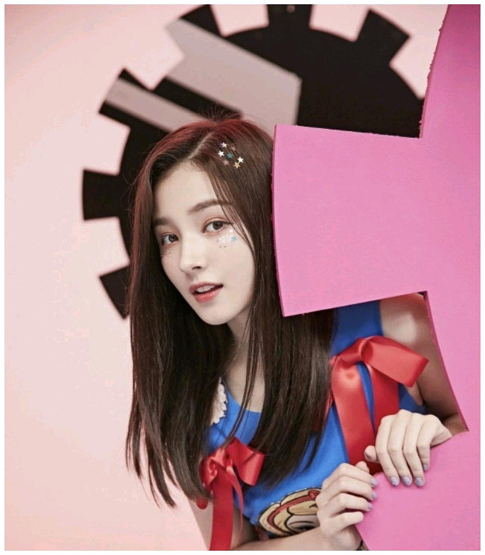 Nancy换衣服时的照片被卖,引起粉丝的愤怒