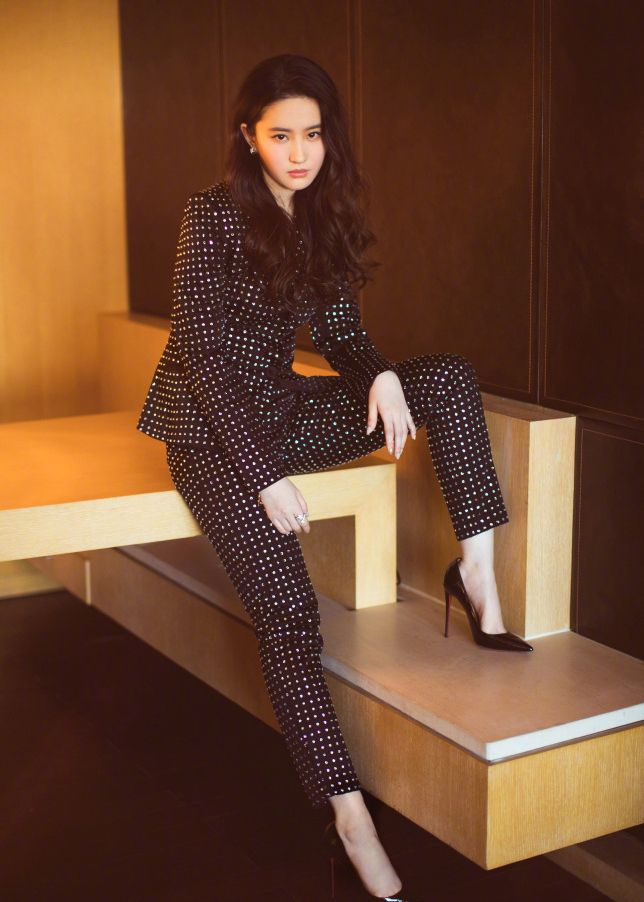 巧笑倩兮美目盼兮刘亦菲ol装