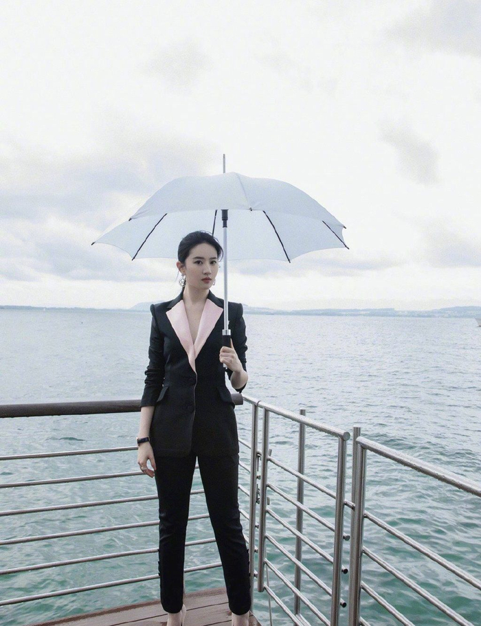 巧笑倩兮美目盼兮刘亦菲ol装