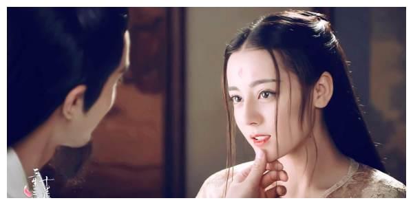 古装剧里的“龙须刘海”：热巴太迷人，朱茵最经典，而她让人沦陷