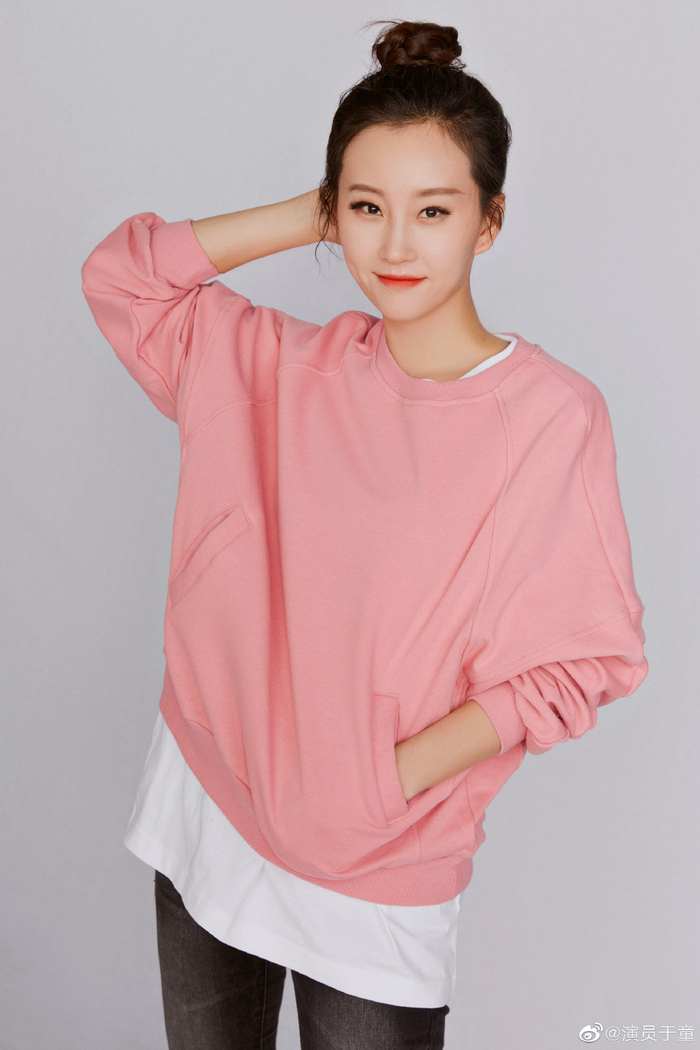 美女演员于童迷人写真美照欣赏啊