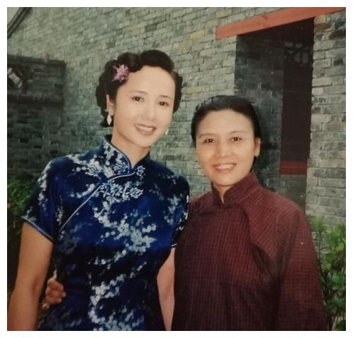 饰演白玉婷的蒋雯丽,是影视圈中的实力派演员,演过不少主角,她被导演