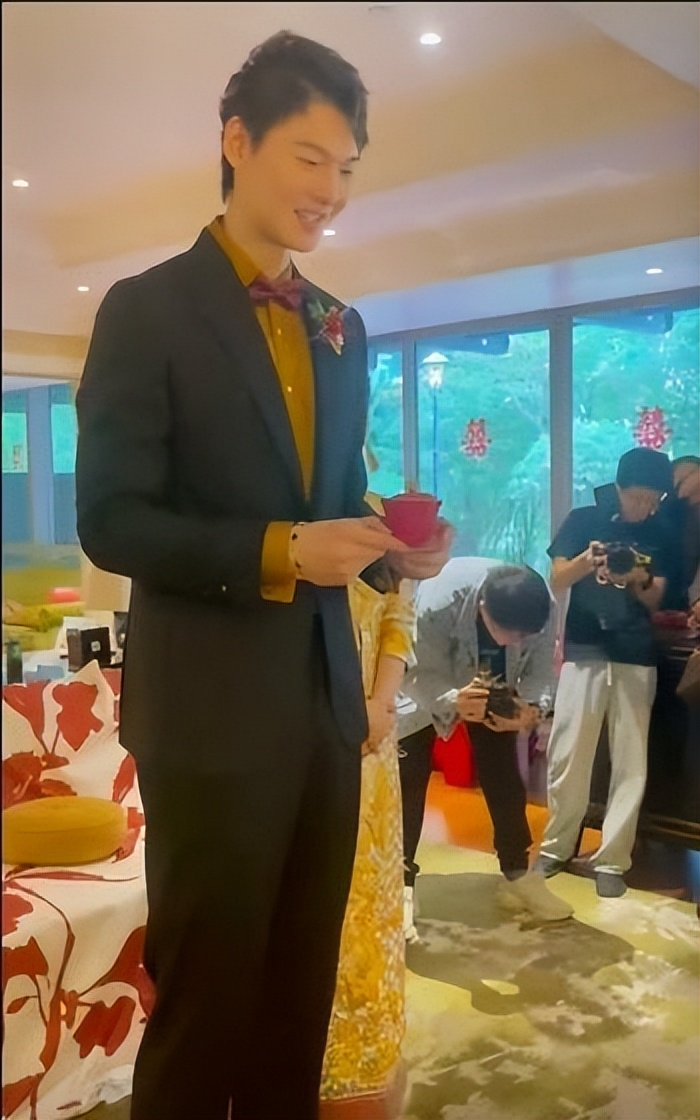 王哲林正式结婚!一米八娇妻却小鸟依人,神仙颜值太令人羡慕了