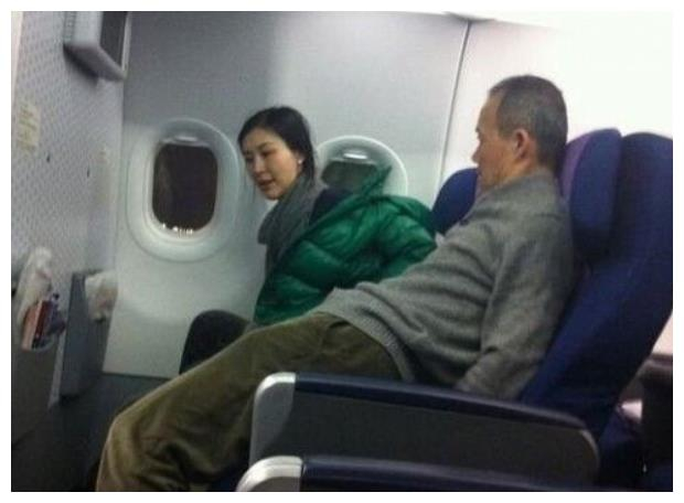 年轻漂亮的田朴珺,"攀高枝"嫁68岁王石遭热议,如今怎样了?