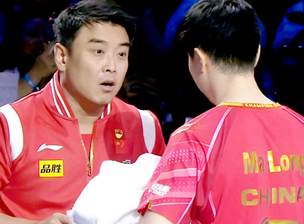 国乒险爆大冷马龙32力克法国小将王皓现场研究欧洲直拍打法