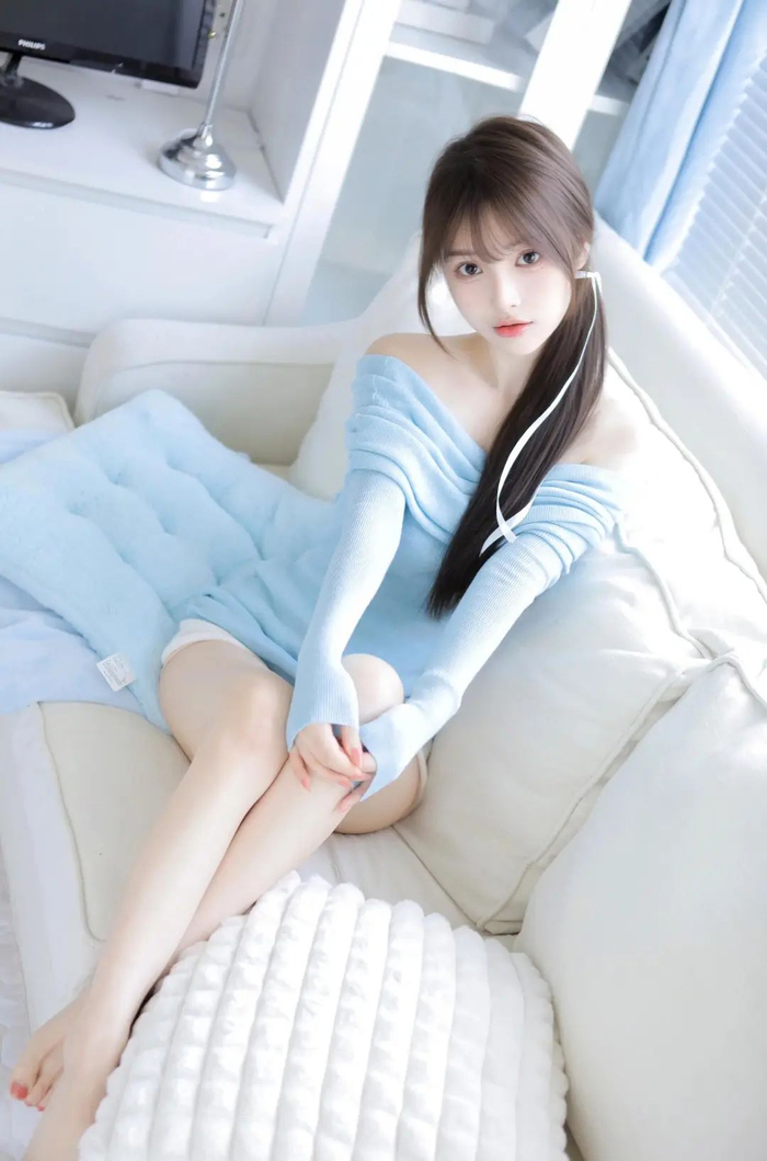 青春可爱美少女优雅自信笑容唯美写真