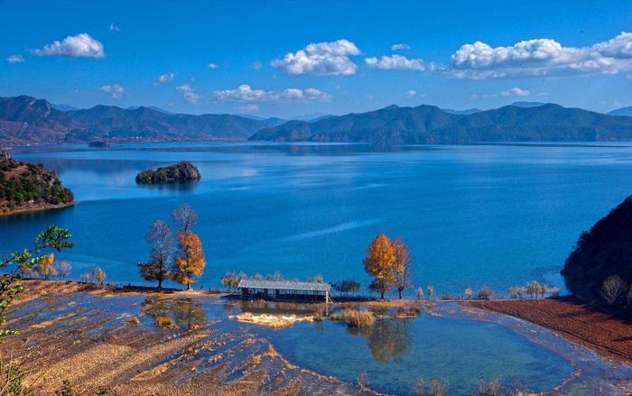 瀘沽湖位於四川雲南交界處風景秀麗媲美千島湖