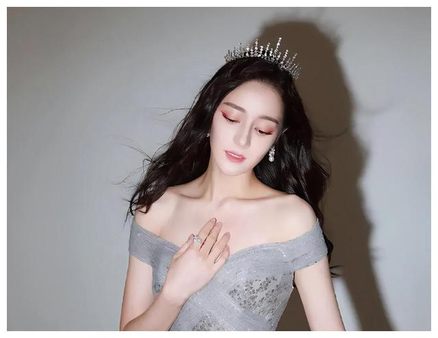 90后小花top同台比美郑爽颜值终于回春热巴这侧脸咋回事