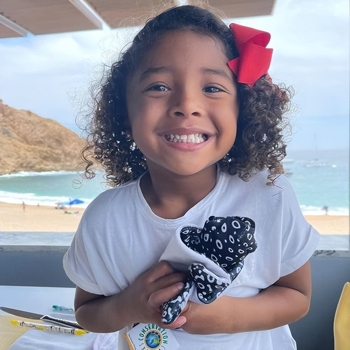 科比四女儿罕见曝光4岁小巧可爱瓦妮莎惊叹太像他爸爸了