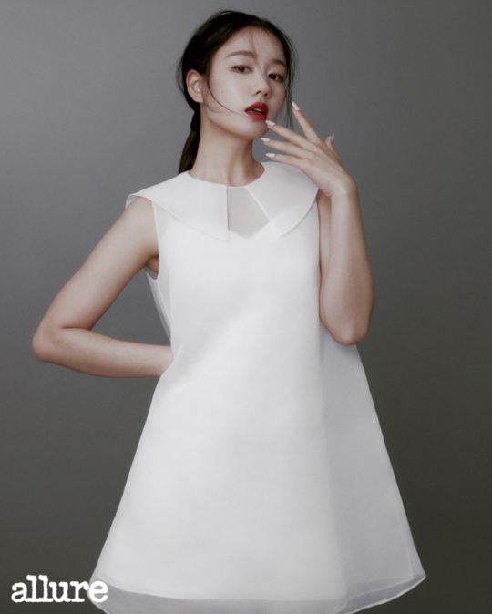 韩国女艺人安恩真最新杂志写真曝光