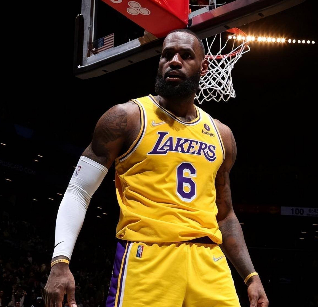 詹姆斯哈登的得分艺术单场60分的巅峰时刻回顾