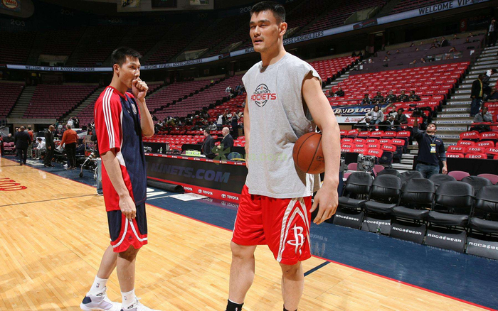 中国男篮易建联nba生涯最高得分31分16投12中姚明最高