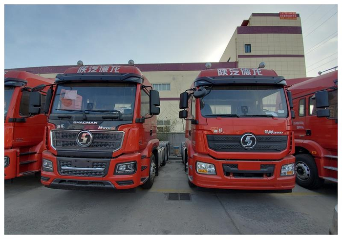 德龙m3000s的外观是以新款m3000为基础打造的,其采用黑红双拼配色