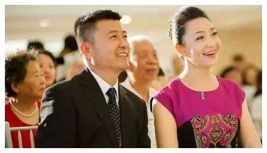 因太狠辣惹争议,与现实中的她判若两人|郝洛钒|戴春荣|皇后_新浪新闻