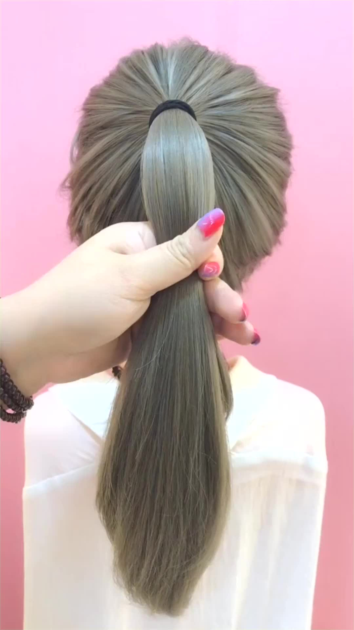 蓬松丸子头,夏天女生都爱这样扎,元气满满还凉快