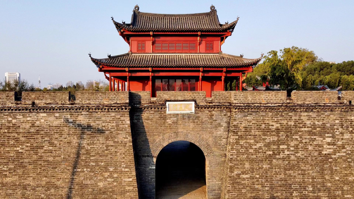 日落之处的起义门(武汉市武昌区楚望台遗址公园)