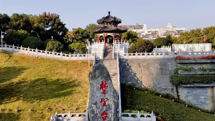 日落之处的起义门武汉市武昌区楚望台遗址公园