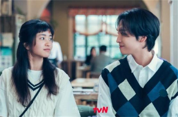 《25,21》里罗希度的初恋男友好眼熟,原来是朴信惠的老公